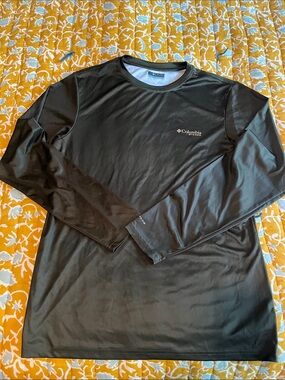 Columbia Men's Long Sleeve Shirt in Black